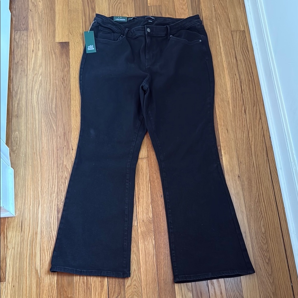 Low-rise, flare jeans